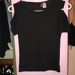 Black shoulder shirt